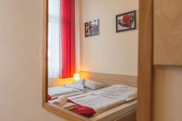 Фотографии Апартаменты Euro-Room Rooms & Apartments г. Краков (Польша) №1 Фото Апартаменты Euro-Room Rooms & Apartments г. Краков 1