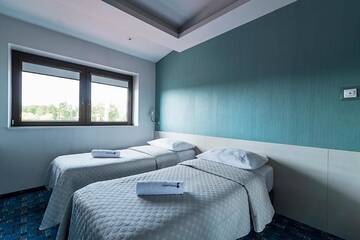 Фото номера Двухместный номер с 1 кроватью или 2 отдельными кроватями Отель Hotel J&amp;J Sport Center г. Краков 5
