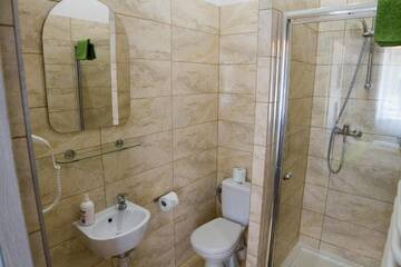 Фото номера Апартаменты с 2 спальнями Хостелы Dream Hostel &amp; Apartments г. Краков 13