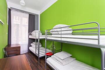 Фото номера Кровать в общем номере с 4 кроватями Хостелы One World Hostel г. Краков 2