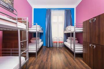 Фото номера Кровать в общем 6-местном номере Хостелы One World Hostel г. Краков 5