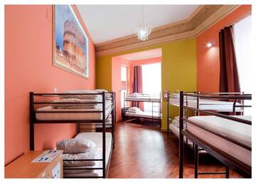 Фото номера Односпальная кровать в общем номере с 10 кроватями Хостелы One World Hostel г. Краков 5