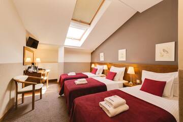Фото номера Трехместный номер с видом на сад Отель Hotel Yarden by Artery Hotels г. Краков 6