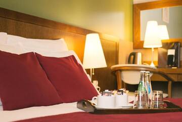 Фото номера Трехместный номер с видом на сад Отель Hotel Yarden by Artery Hotels г. Краков 11