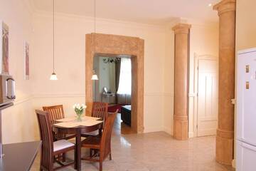 Фото номера Апартаменты с 3 спальнями Апартаменты Apartament Secesyjny г. Краков 43