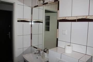 Фото номера Улучшенный двухместный номер с 1 кроватью или 2 отдельными кроватями Хостелы 999 Aparthostel г. Краков 51