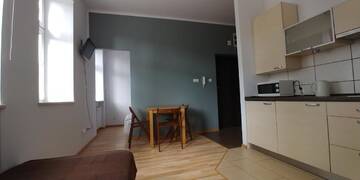 Фото номера Трехместный номер с собственной ванной комнатой Хостелы 999 Aparthostel г. Краков 3