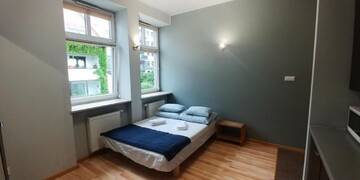Фото номера Улучшенный двухместный номер с 1 кроватью или 2 отдельными кроватями Хостелы 999 Aparthostel г. Краков 7