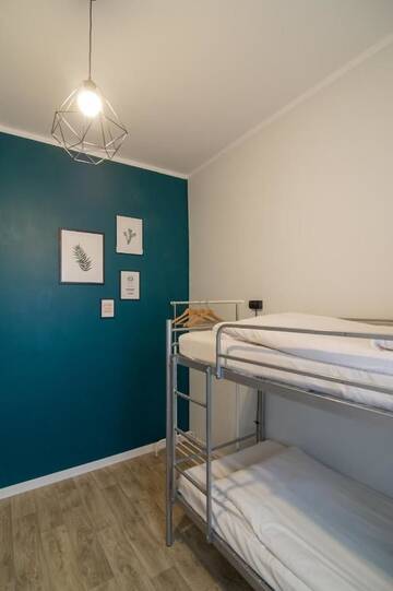 Фото номера Трехместный номер с общей ванной комнатой Хостелы Hostel Cinnamon г. Краков 4