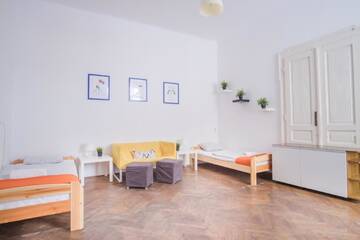 Фото номера Двухместный номер с 2 отдельными кроватями и общей ванной комнатой Апарт-отели Roller Aparthostel г. Краков 6