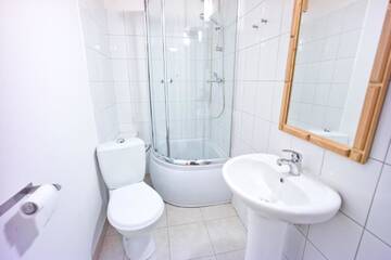 Фото номера Двухместный номер с 2 отдельными кроватями Апарт-отели Roller Aparthostel г. Краков 6