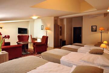 Фото номера Четырехместный номер Отель Hotel Santi г. Краков 7