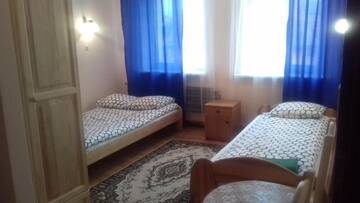 Фото номера Трехместный номер с ванной комнатой Хостелы Hostel Retro г. Краков 14