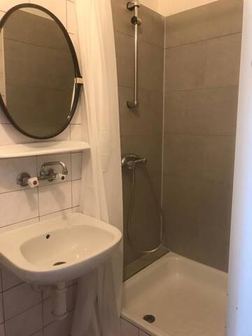 Фото номера Небольшой двухместный номер с 1 кроватью Хостелы Hostel Retro г. Краков 3