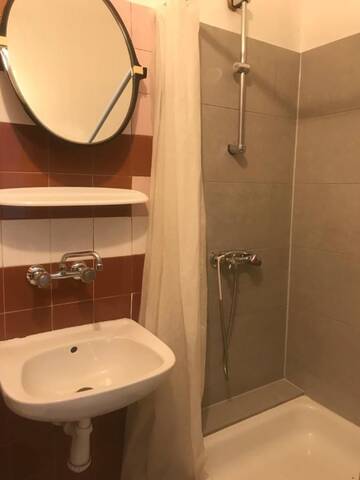 Фото номера Трехместный номер с ванной комнатой Хостелы Hostel Retro г. Краков 2