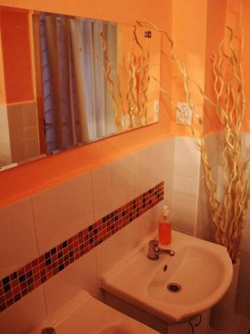 Фото номера Кровать в общем 8-местном номере Хостелы Chilli Hostel г. Краков 44