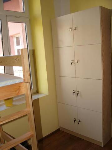 Фото номера Кровать в общем 8-местном номере Хостелы Chilli Hostel г. Краков 17