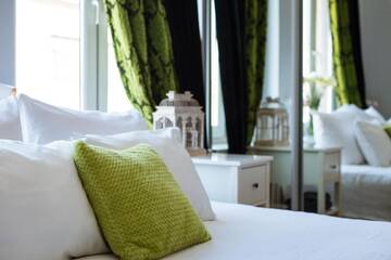 Фото Отели типа «постель и завтрак» Angel House Bed &amp; Breakfast г. Краков 1