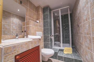 Фото номера Апартаменты с 3 спальнями Апарт-отели B&amp;B La Fontaine г. Краков 5