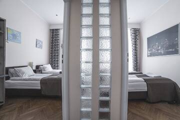 Фото номера Апартаменты с 6 спальнями Апарт-отели B&amp;B La Fontaine г. Краков 5