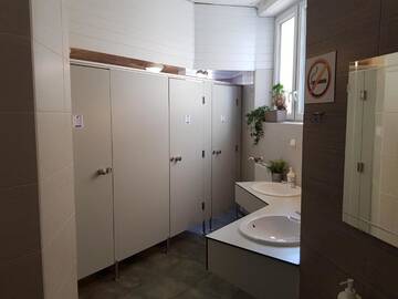 Фото номера Спальное место на двухъярусной кровати в общем шестиместном номере № 3 Хостелы Bubble Hostel г. Краков 17