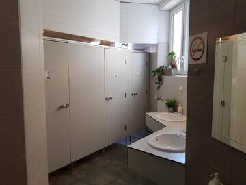 Фото номера Спальное место на двухъярусной кровати в общем шестиместном номере № 3 Хостелы Bubble Hostel г. Краков 3