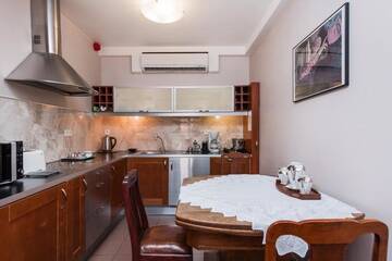 Фото номера Номер-студио Делюкс c балконом (для 3 взрослых) Апарт-отели Orlowska Townhouse Apartments г. Краков 13