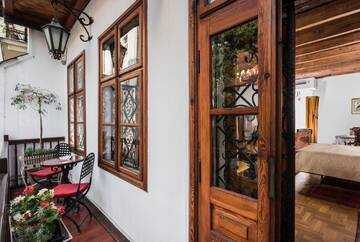 Фото номера Улучшенный номер-студио с балконом Апарт-отели Orlowska Townhouse Apartments г. Краков 3