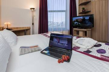 Фото номера Апартаменты с 1 спальней Отель Galaxy Hotel г. Краков 13
