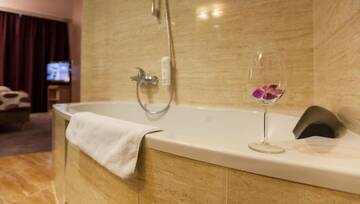 Фото номера Апартаменты с 1 спальней Отель Galaxy Hotel г. Краков 18