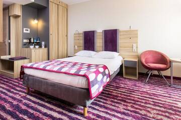 Фото номера Стандартный номер с кроватью размера &quot;queen-size&quot; Отель Galaxy Hotel г. Краков 8