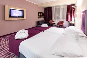Фото номера Двухместный номер бизнес-класса с 2 отдельными кроватями Отель Galaxy Hotel г. Краков 9