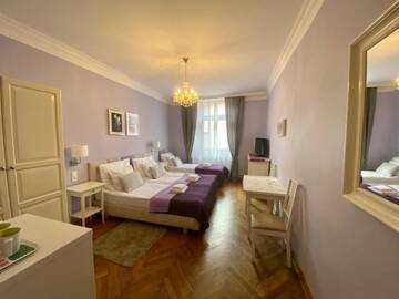 Фото номера Трехместный номер Апарт-отели City Center Rooms and Apartments Gołębia 8 г. Краков 2