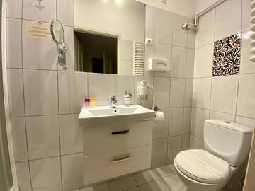 Фото номера Стандартный двухместный номер с 1 кроватью Апарт-отели City Center Rooms and Apartments Gołębia 8 г. Краков 6