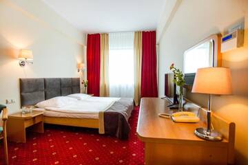 Фото номера Двухместный номер с 1 кроватью или 2 отдельными кроватями Отель Hotel Orient г. Краков 19