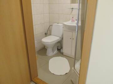 Фото номера Одноместный номер с ванной комнатой Апартаменты Euro-Room Rooms &amp; Apartments г. Краков 5