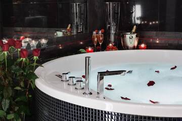 Фото номера Роскошный номер с кроватью размера «king-size» Апарт-отели Komorowski Luxury Guest Rooms г. Краков 13