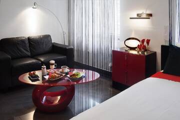 Фото номера Роскошный номер с кроватью размера «king-size» Апарт-отели Komorowski Luxury Guest Rooms г. Краков 10