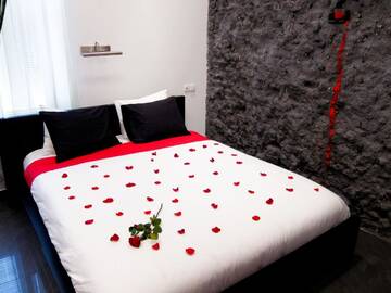 Фото номера Роскошный номер с кроватью размера «king-size» Апарт-отели Komorowski Luxury Guest Rooms г. Краков 11