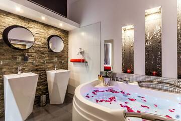 Фото Апарт-отели Komorowski Luxury Guest Rooms г. Краков 2