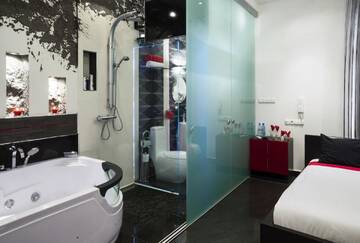 Фото номера Роскошный номер с кроватью размера «king-size» Апарт-отели Komorowski Luxury Guest Rooms г. Краков 19