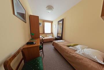 Фото номера Двухместный номер с 1 кроватью или 2 отдельными кроватями Отель Hotel Alef г. Краков 6