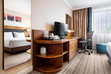 Фото номера Номер с кроватью размера «king-size» Отель Hilton Garden Inn Krakow г. Краков 8