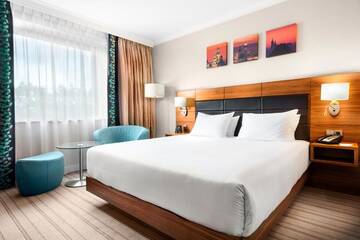 Фото номера Номер с кроватью размера «king-size» Отель Hilton Garden Inn Krakow г. Краков 11
