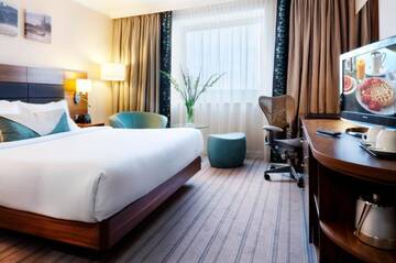Фото номера Номер с кроватью размера «king-size» Отель Hilton Garden Inn Krakow г. Краков 12
