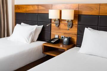 Фото номера Двухместный номер с 2 отдельными кроватями Отель Hilton Garden Inn Krakow г. Краков 5