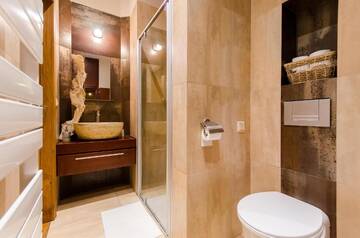 Фото номера Роскошные апартаменты с 3 спальнями и фонтаном - 1 Odona Bujwida Street Апартаменты Krakowhomes г. Краков 29