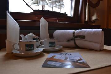 Фото номера Каюта на корабле с ванной комнатой Хостелы Boat-Hostel "Marta" г. Краков 7