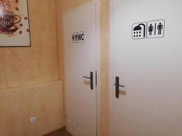 Фото номера Трехместный номер Хостелы Lorf Hostel&amp;Coffee г. Краков 7