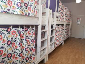 Фото номера Кровать в общем 8-местном номере для мужчин и женщин Хостелы Lorf Hostel&amp;Coffee г. Краков 2